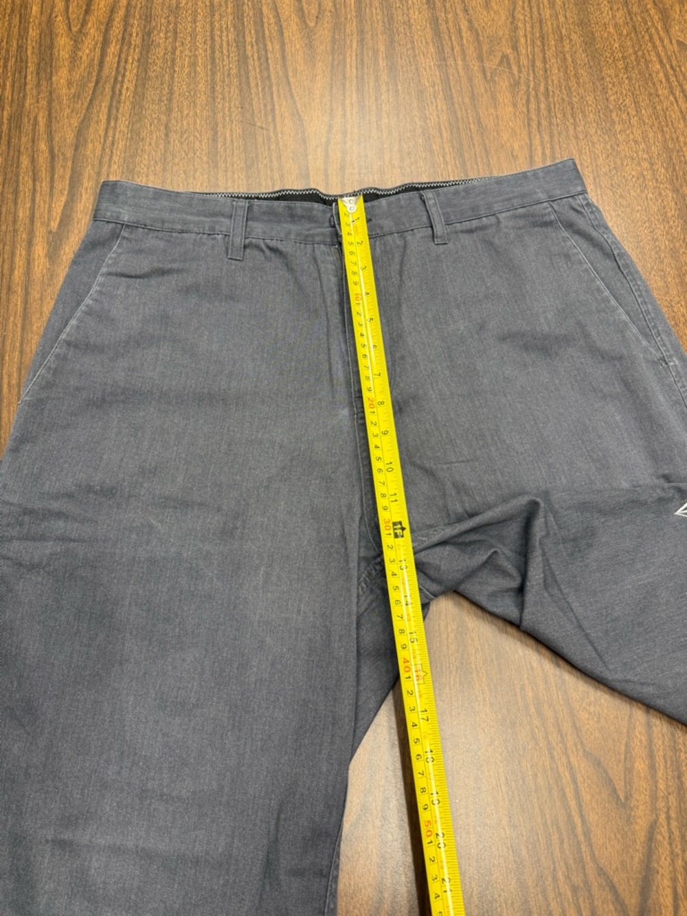 Volcom Men's Charcoal Flat-Front Chinos Shorts Size 34 - Picture 7 of 16